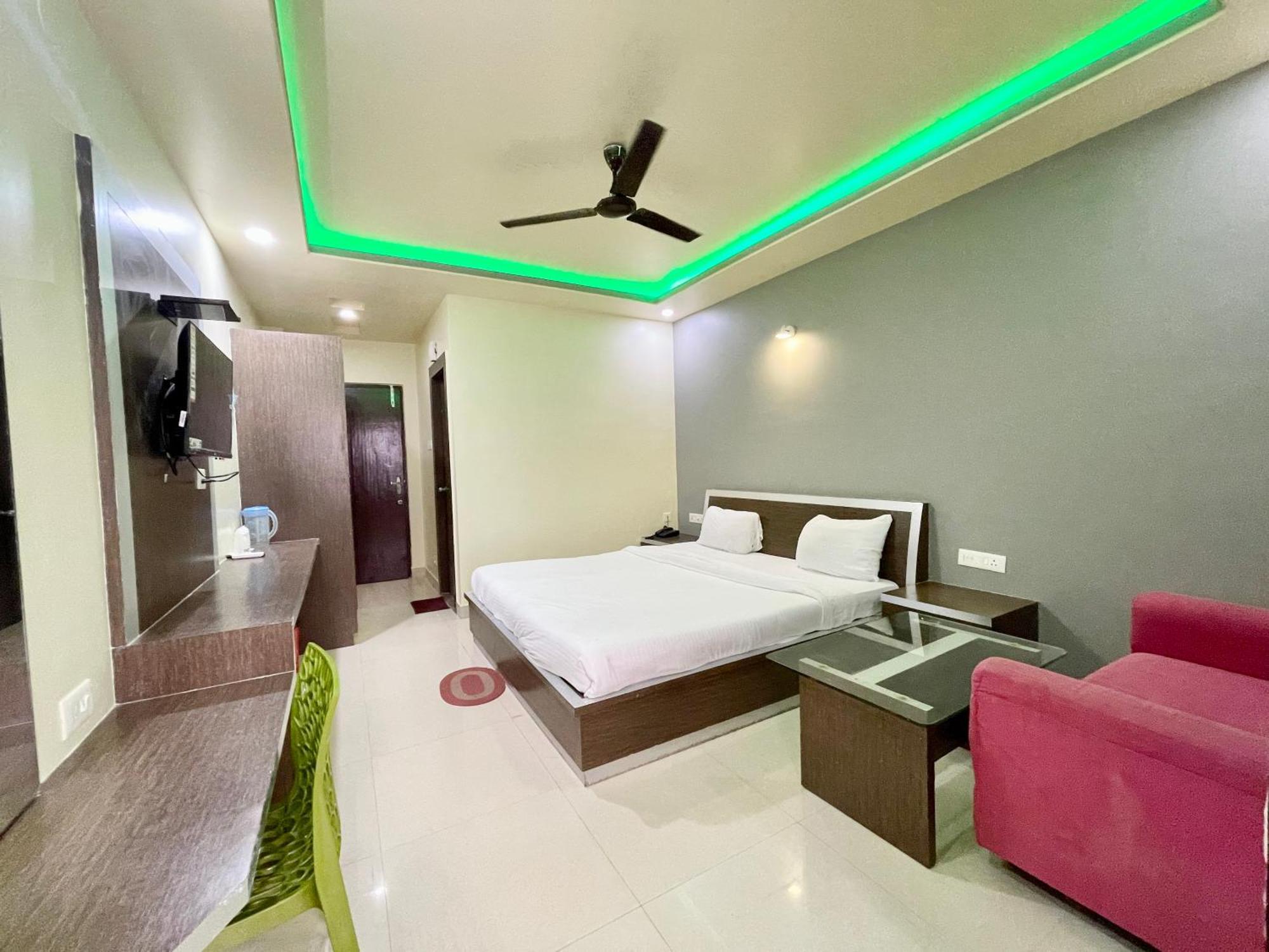 Close Puri Exterior foto